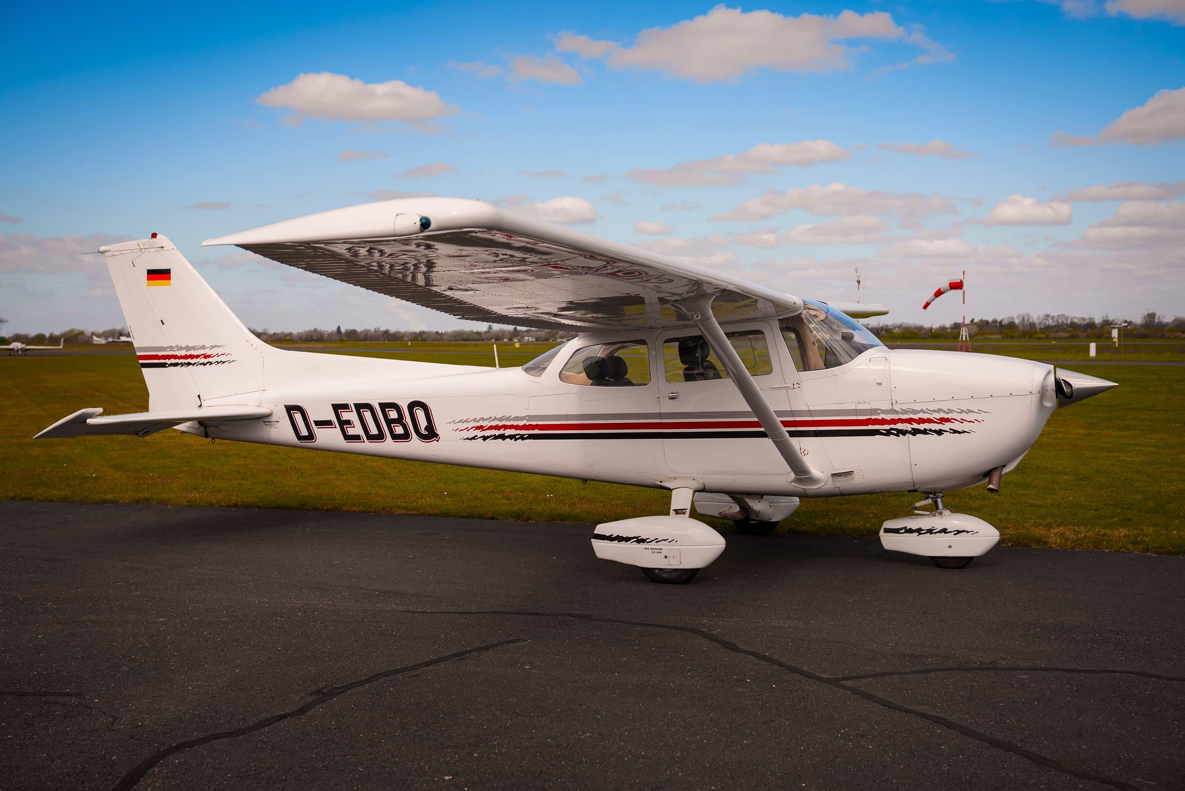 Cessna 172 D-EDBQ – PPL (A) Ausbildung Advanced Aviation Training
