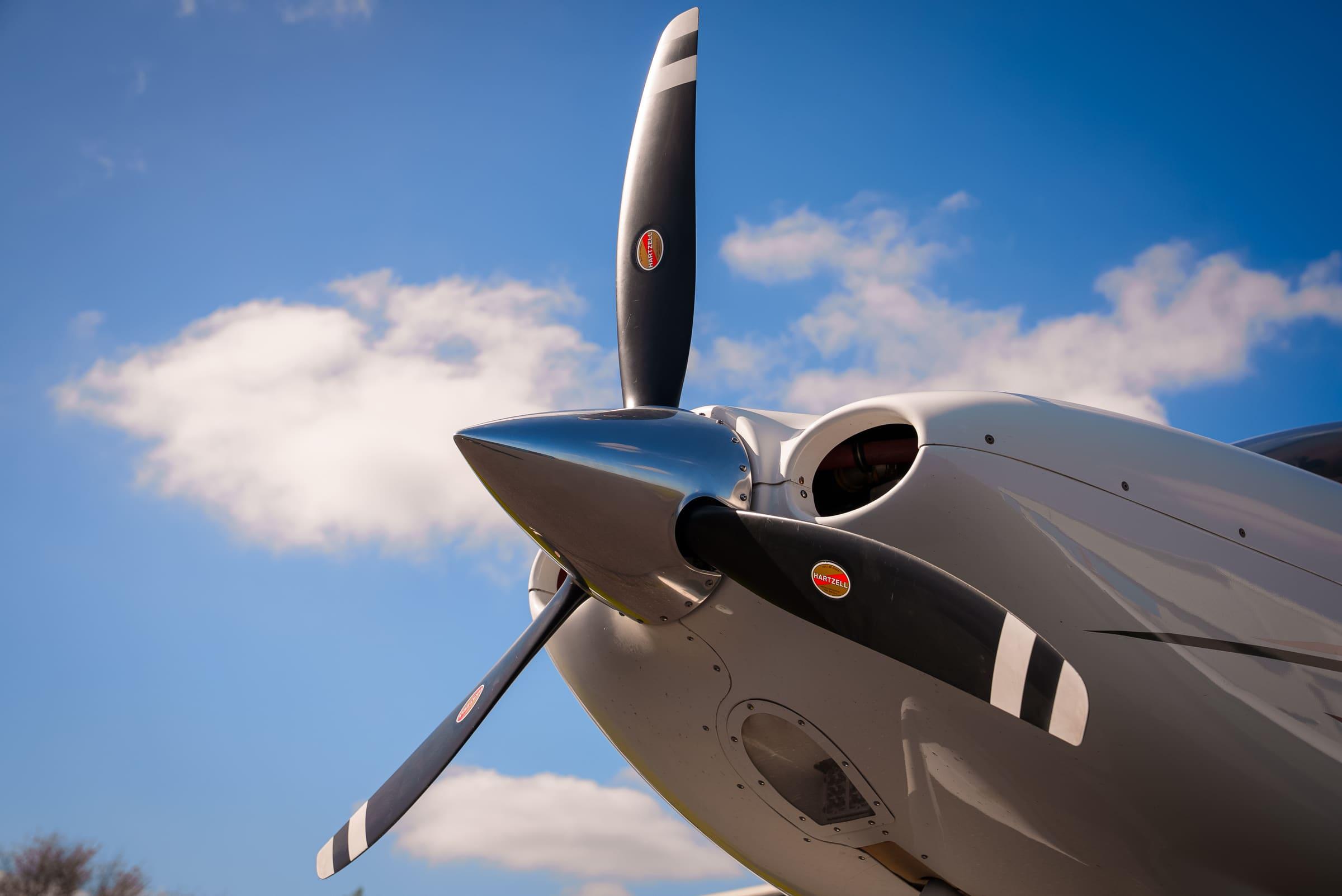 Cirrus SR20 Propeller und Spinner – Instrumentenflugausbildung bei Advanced Aviation Training