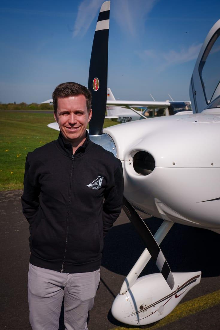 Jan Bischoff, Advanced Aviation Training